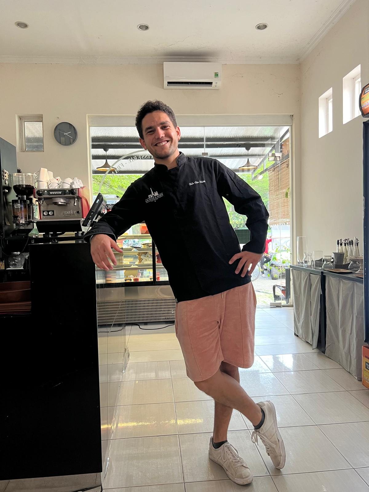 Pierre-Jean Martin dans un restaurant à Saigon, Vietnam